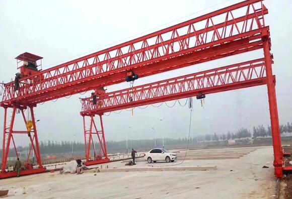 MG型提梁機(jī)工作現(xiàn)場(chǎng) MG型提梁機(jī)工作現(xiàn)場(chǎng)