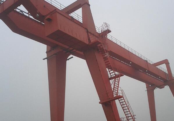 雙主梁吊鉤門式起重機(jī)圖片 雙主梁吊鉤門式起重機(jī)圖片