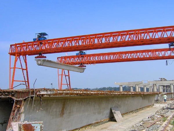 龍門吊門式起重機(jī)起升和降落的規(guī)范有哪些？