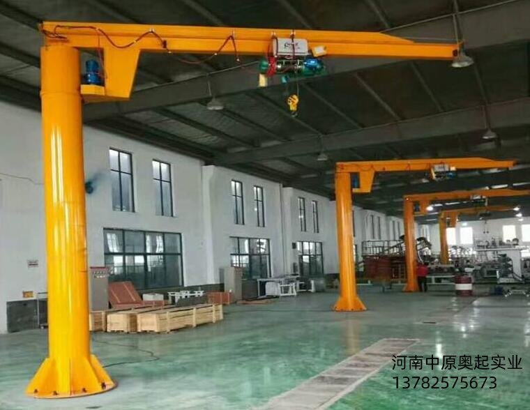 如何正確規(guī)范**操作旋臂起重機 如何正確規(guī)范**操作旋臂起重機